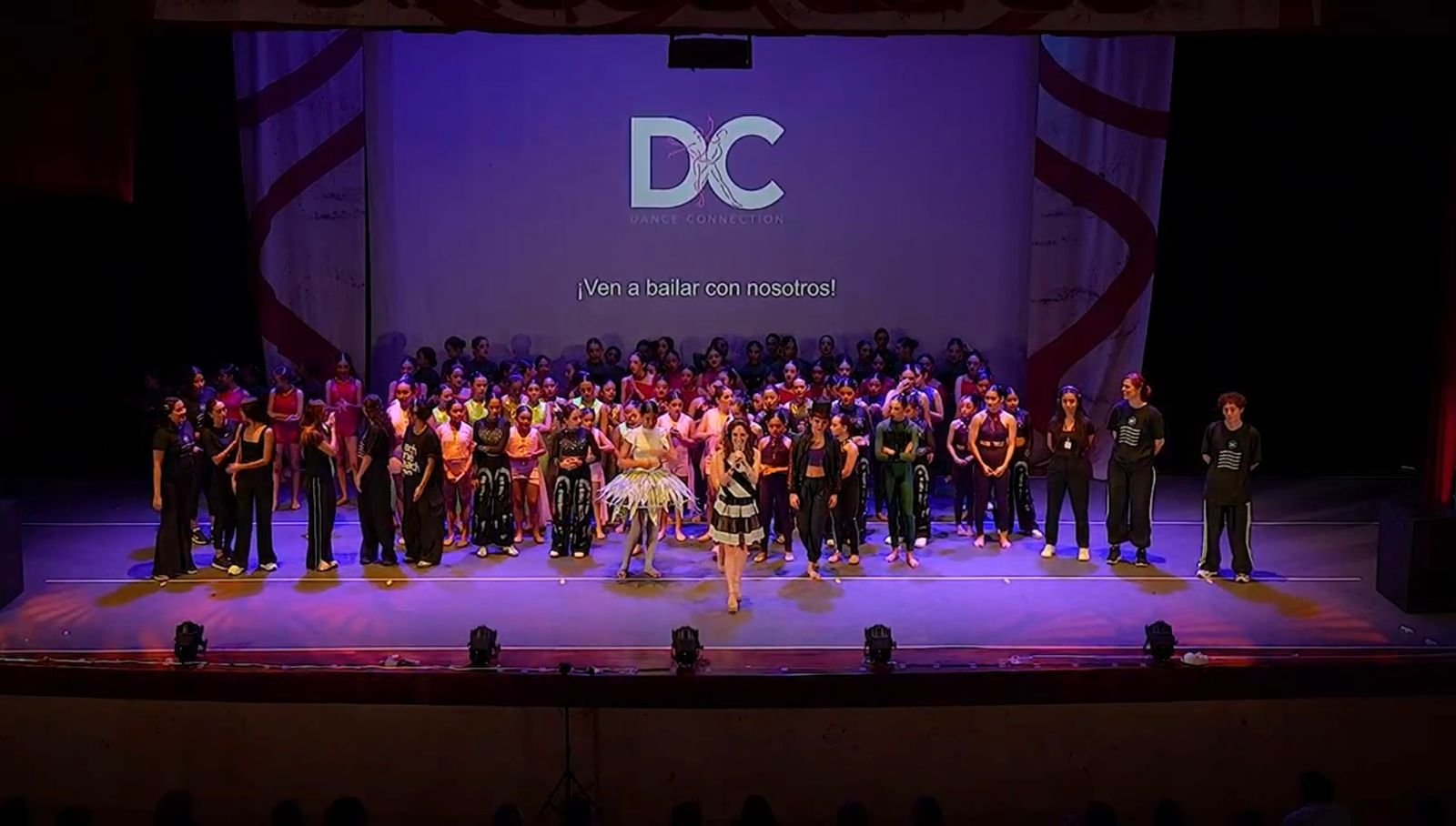 Elenco completo de Dance Connection en recital